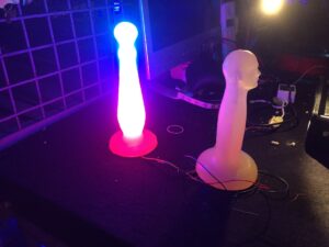 Leuchtdildos, 34C3. Wir brauchen wieder mehr davon.